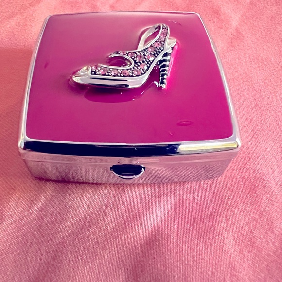 Decorative Pill Case/Box - Picture 4 of 10